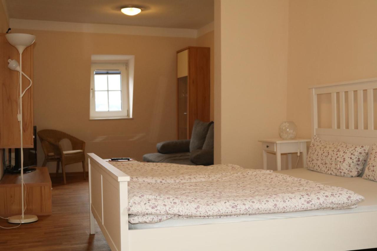 Отель Pension Am Rheinsteig Leutesdorf Экстерьер фото